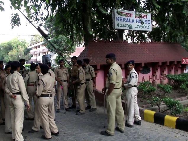 Police 'Raid' on Kerala House Triggers Political Storm Police 'Raid' on Kerala House Triggers Political Storm