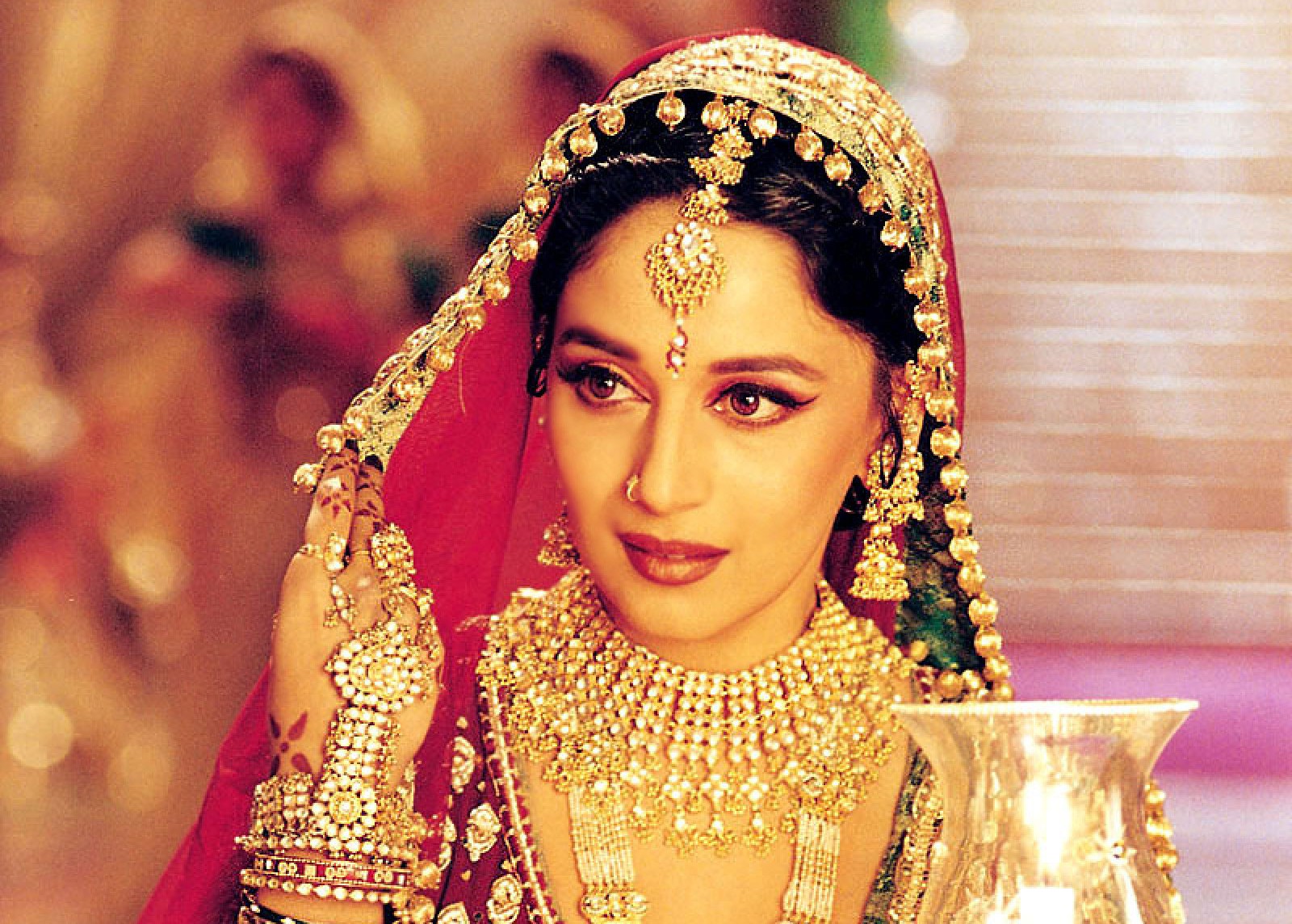 Madhuri Dixit in Baahubali 2 is Just a Gossip