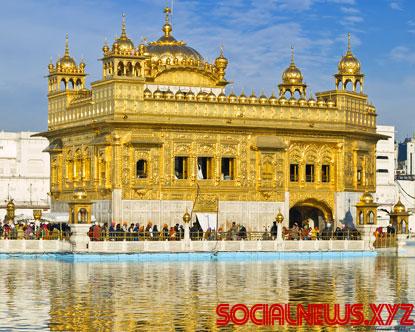 Black Flags, Swords Raised inside Golden Temple Complex