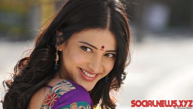 Shruti Haasan to Play Lecturer in 'Premam' Telugu Remake