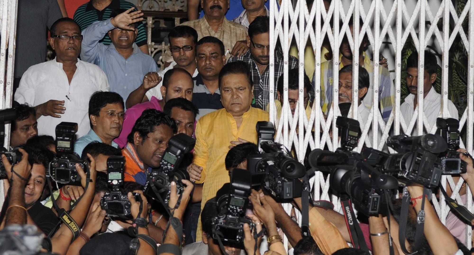 Saradha Scam: Calcutta HC Cancels Ex-Minister's Bail, Orders Surrender