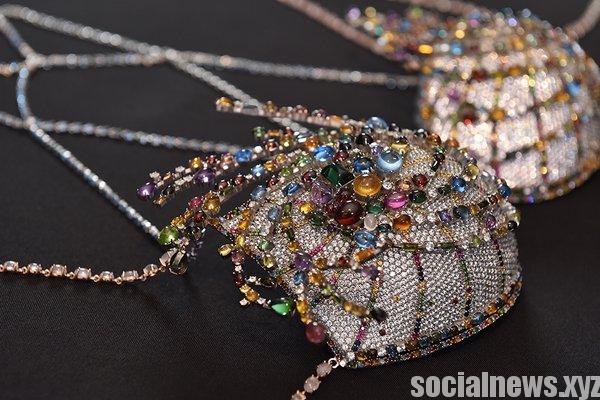 Fittings for $2 Mn Bra Make Lily Aldridge Super Excited