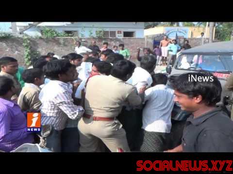 Lands for Port:Lathicharge by the Police at 'Mee Intiki Mee Bhoomi' Event