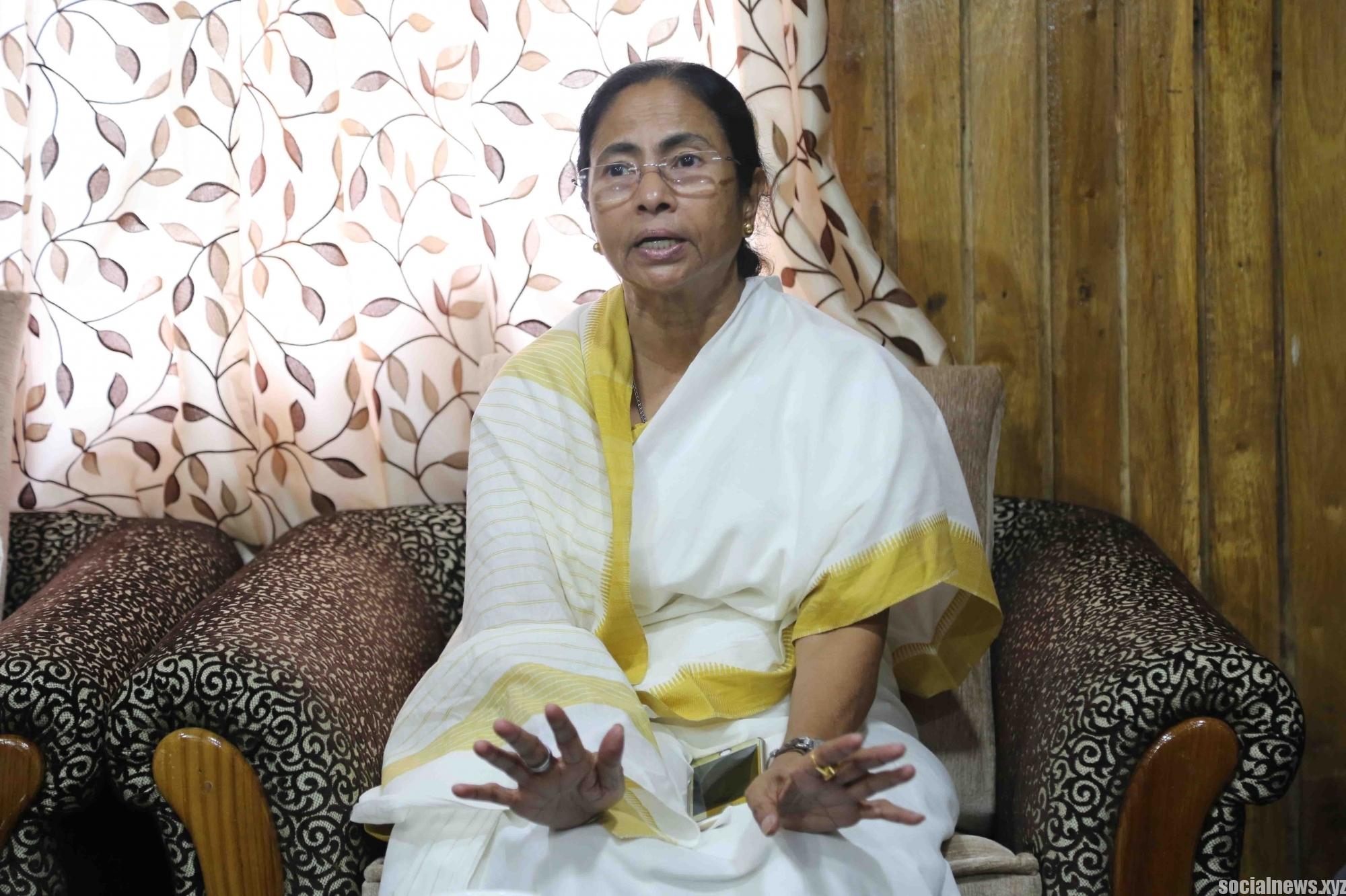 Mamata Congratulates Suu Kyi on Poll Victory