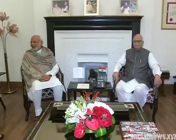 Modi Greets Advani on His Birthday