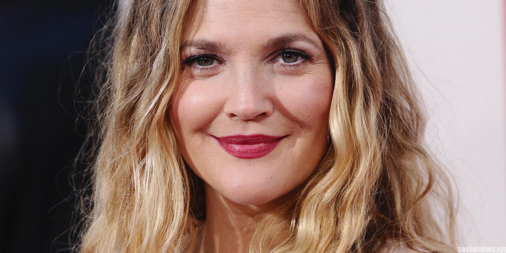 Father's Ghost Once Visited Drew Barrymore Father's Ghost Once Visited Drew Barrymore