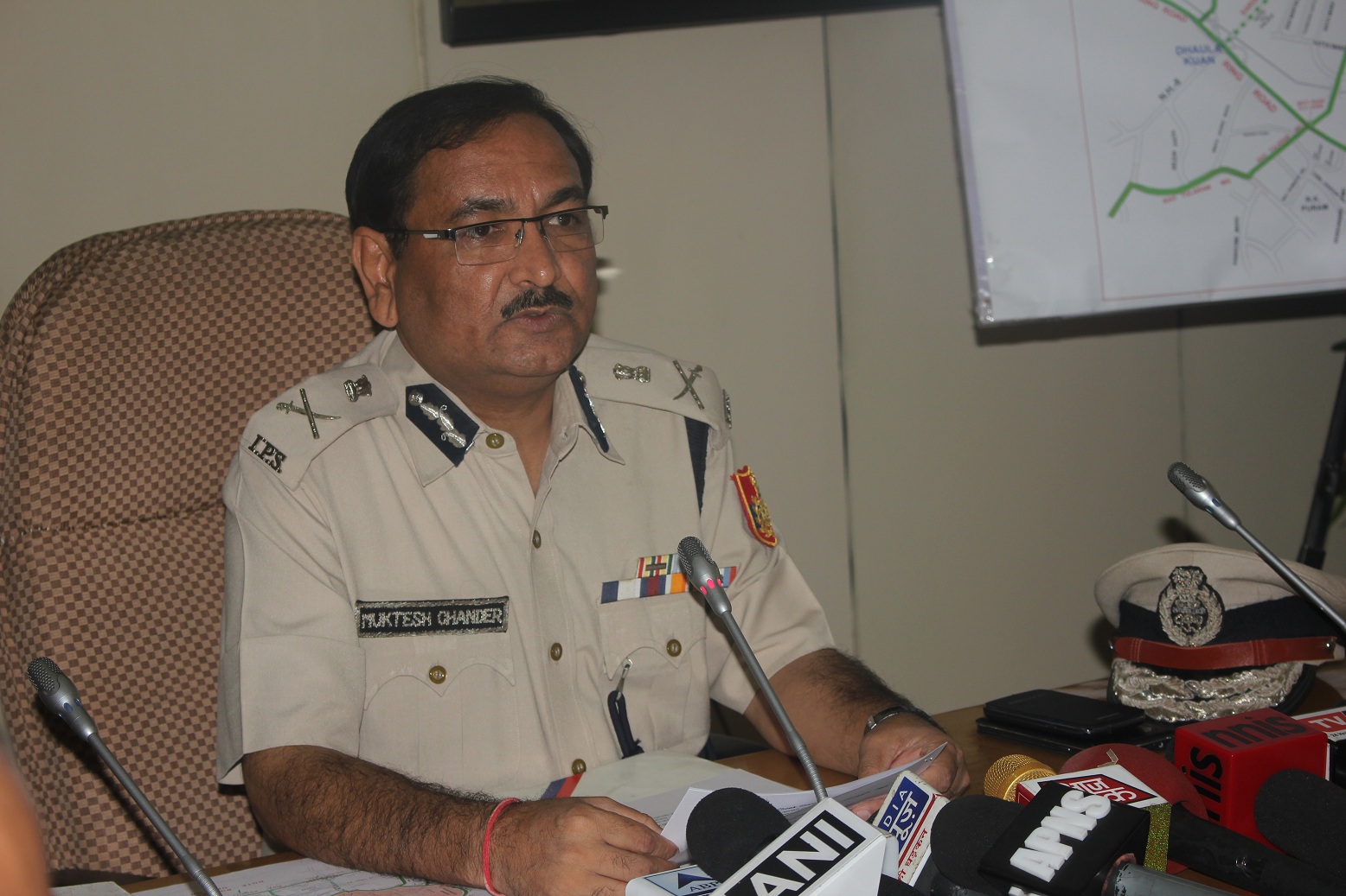 Delhi Police Still in Dark over Odd-Even Number Decision Delhi Police Still in Dark over Odd-Even Number Decision