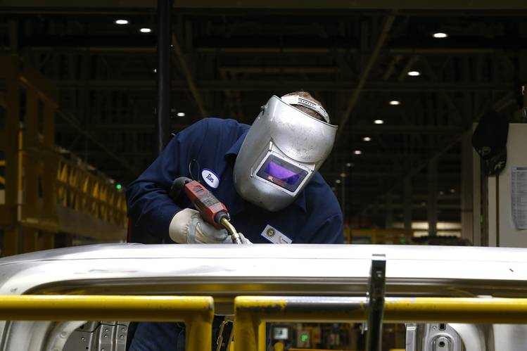 US Manufacturing Contracts to Lowest Level Since 2009