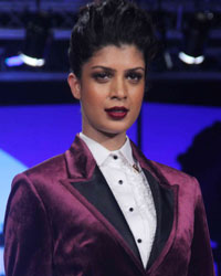 Lines Between Men, Women Blurred at Menswear Fashion Show