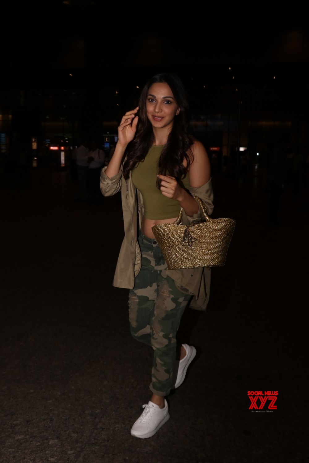 Mumbai: Actress Kiara Advani spotted at Mumbai Airport - Social News XYZ