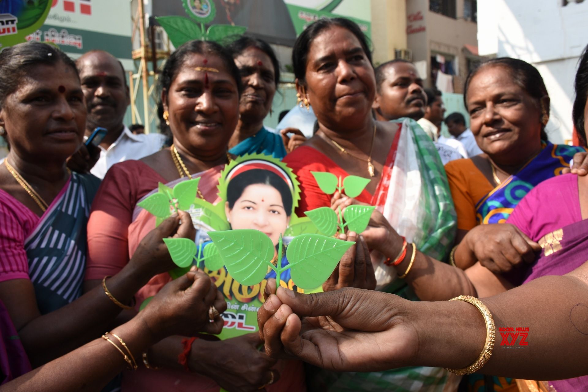 EC Allots 'two Leaves' Symbol To AIADMK Led By TN CM - Social News XYZ