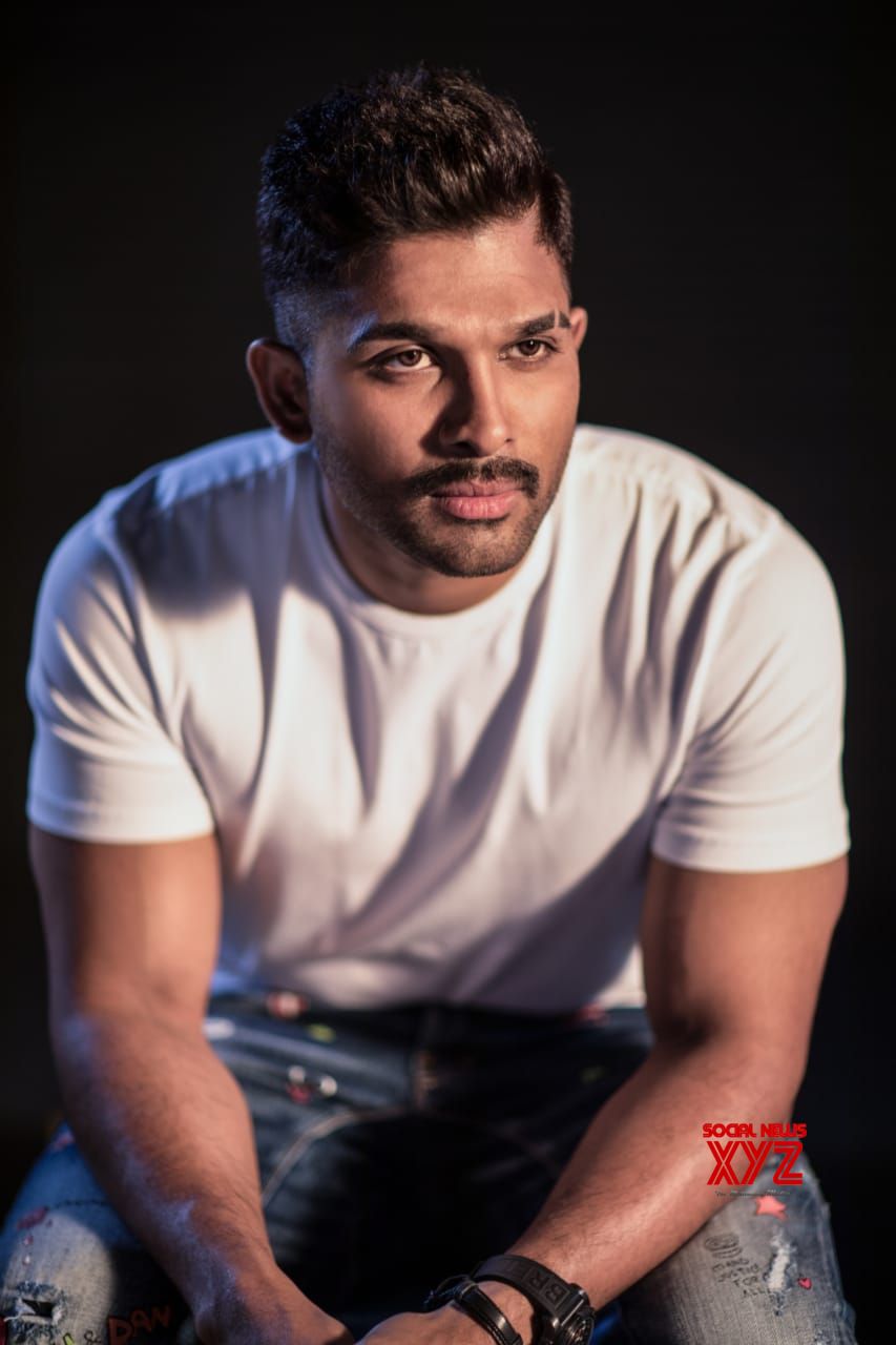 Stylish Star Allu Arjun Donates 25 Lakhs To Kerala Flood Victims ...