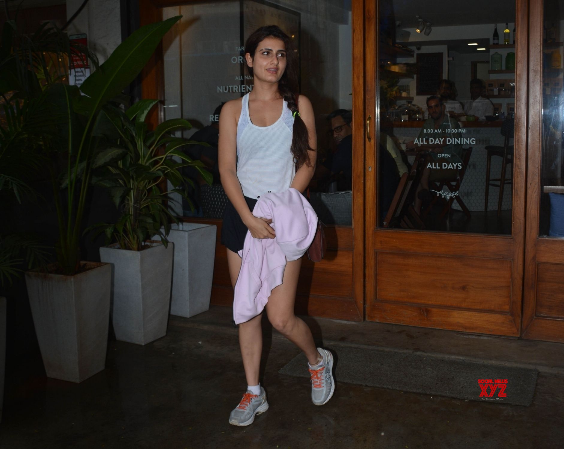 Mumbai: Fatima Sana Shaikh Seen At Mumbai's Bandra - Social News XYZ