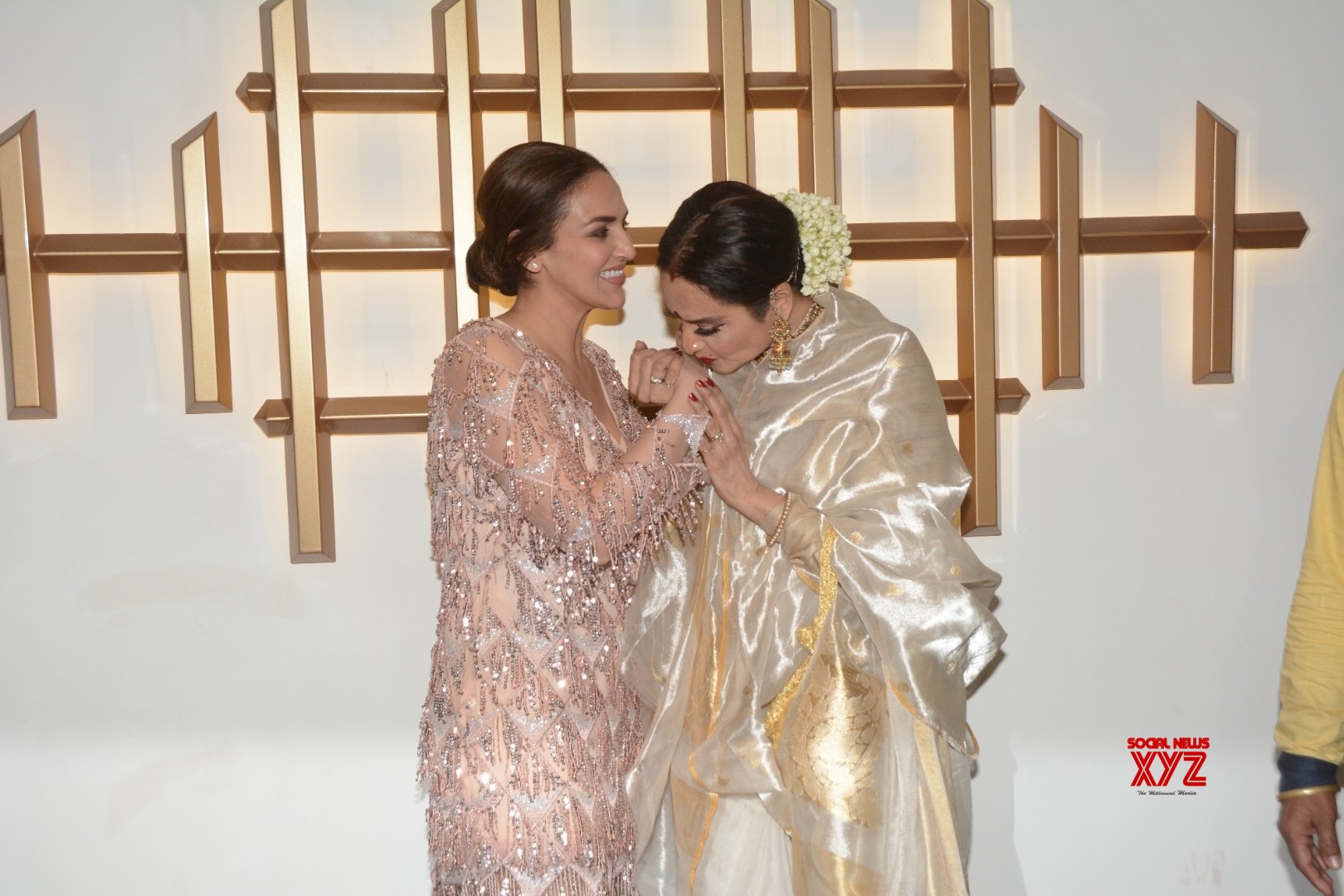 Mumbai Hema Malini S Birthday Celebration Esha Deol And Rekha Gallery Social News Xyz