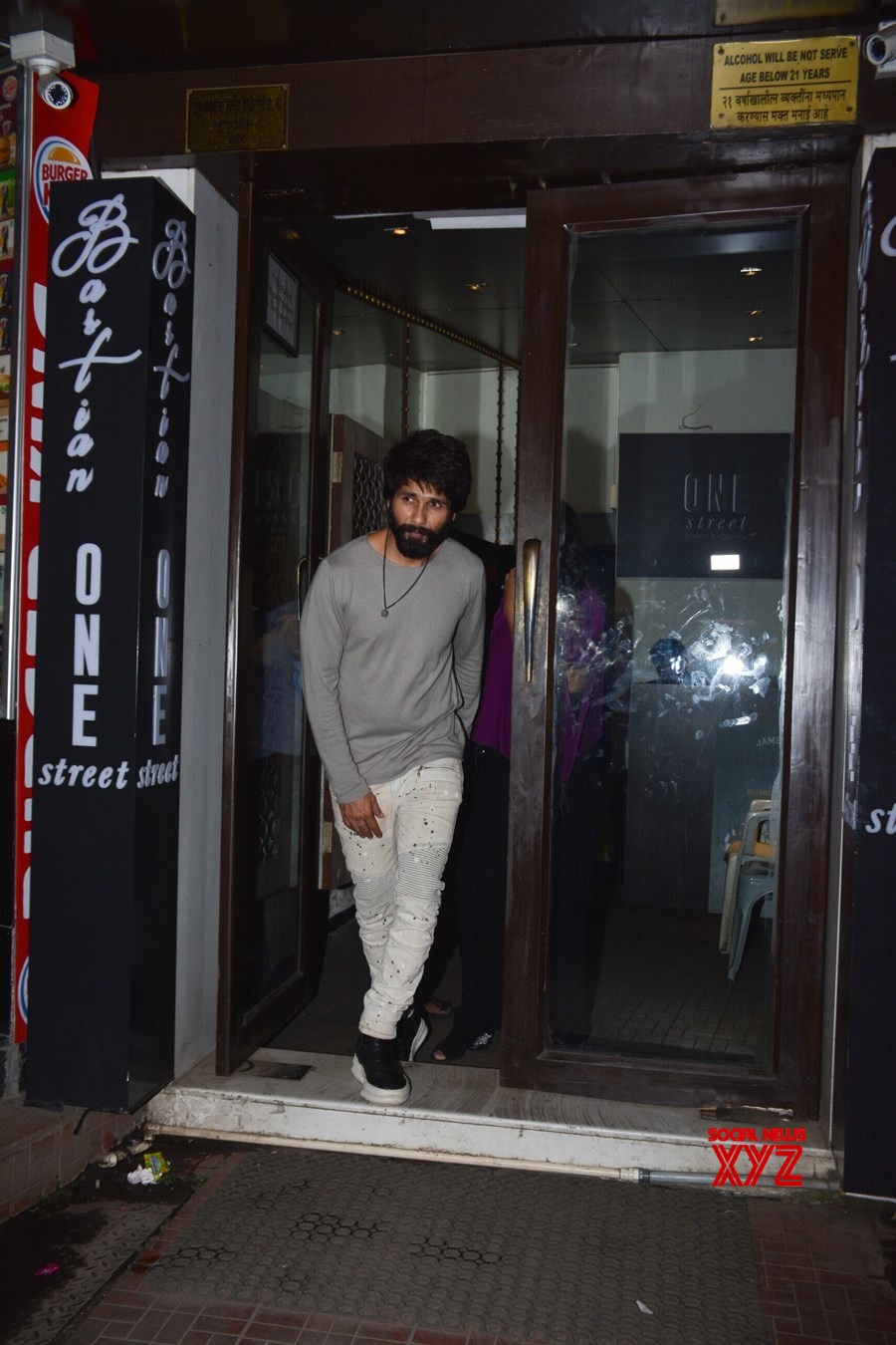 Mumbai: Ishaan Khattar Celebrates His Birthday With Family And Friends ...