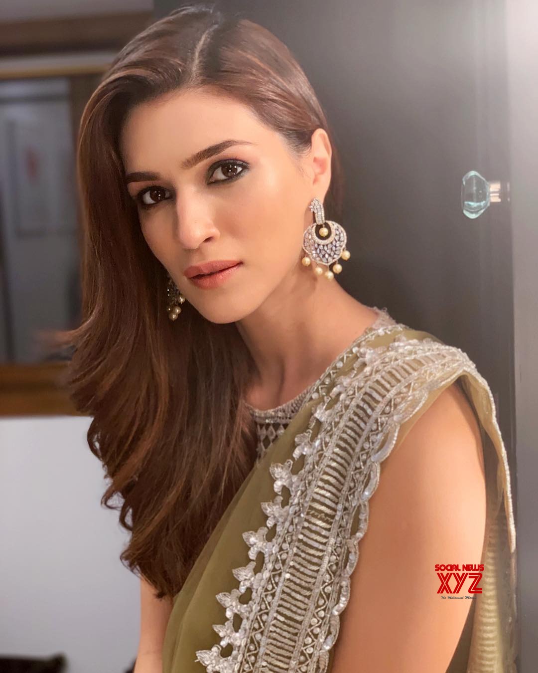 Actress Kriti Sanon Recent Stills - Social News XYZ