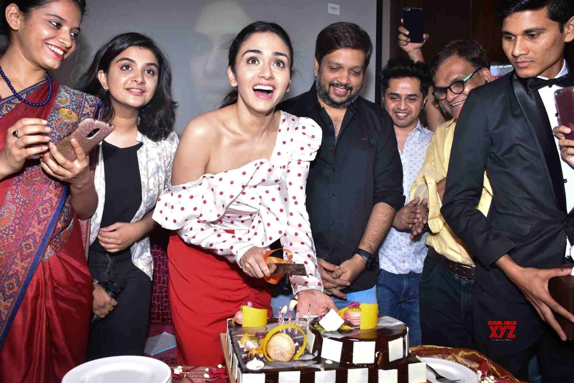 Mumbai: Amruta Khanvilkar Celebrates Her Birthday #Gallery - Social ...