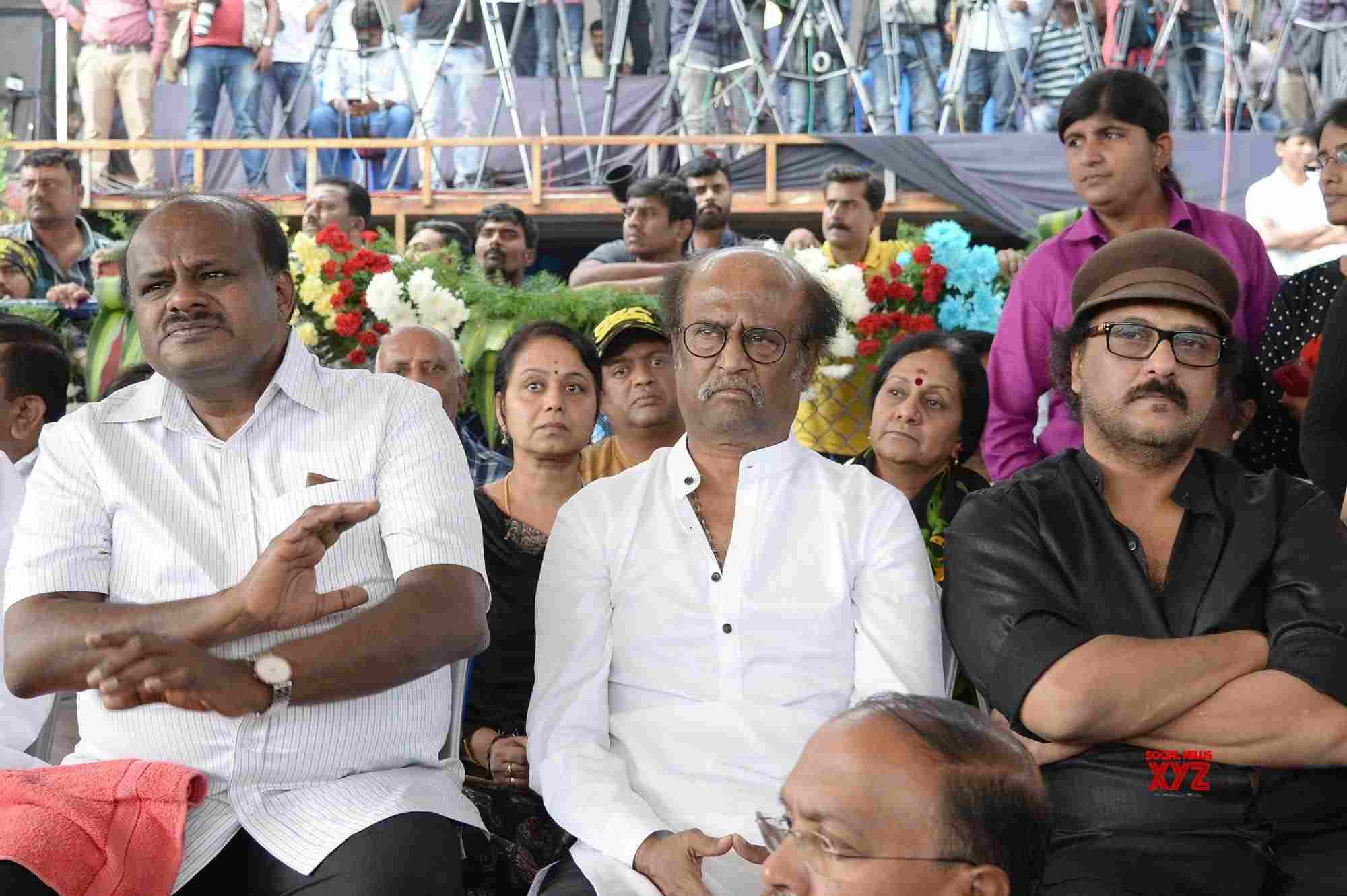 Bengaluru: Celebs Pay Last Respects To Veteran Kannada Films Rebel Star ...