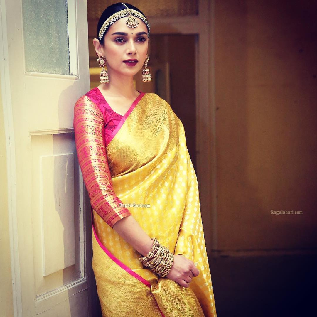 Actress Aditi Rao Hydari Stills In A Traditional Saree - Social News XYZ