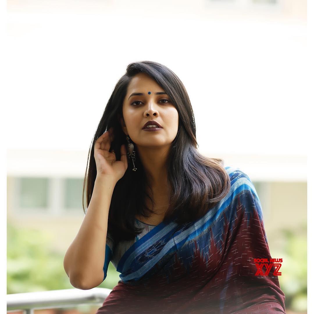 Actress Anasuya Bharadwaj Newest Glam Stills - Social News XYZ