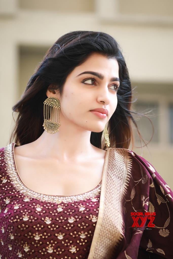 Actress Sai Dhanshika Gorgeous New Stills - Social News XYZ