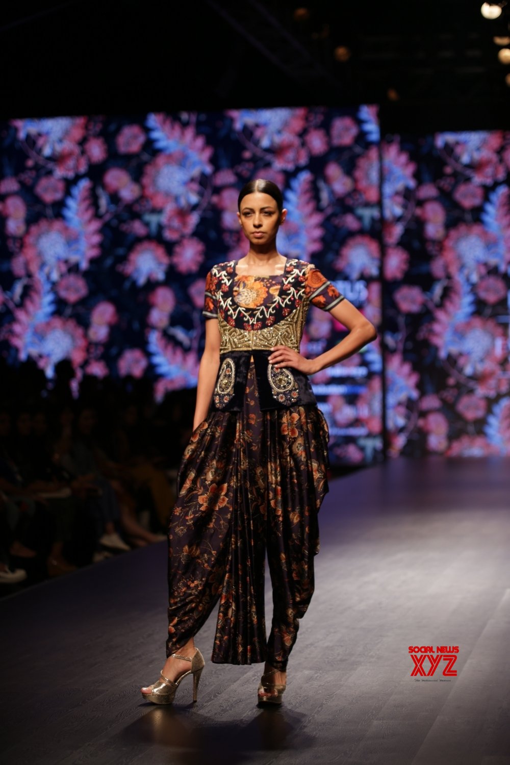 New Delhi: Lotus India Fashion Week - Day 3 - Charu Parashar's show # ...