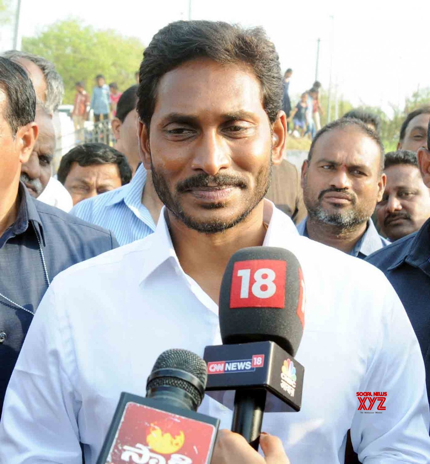 Pulivendula (Andhra Pradesh): Y.S. Jagan Mohan Reddy Casts Vote # ...