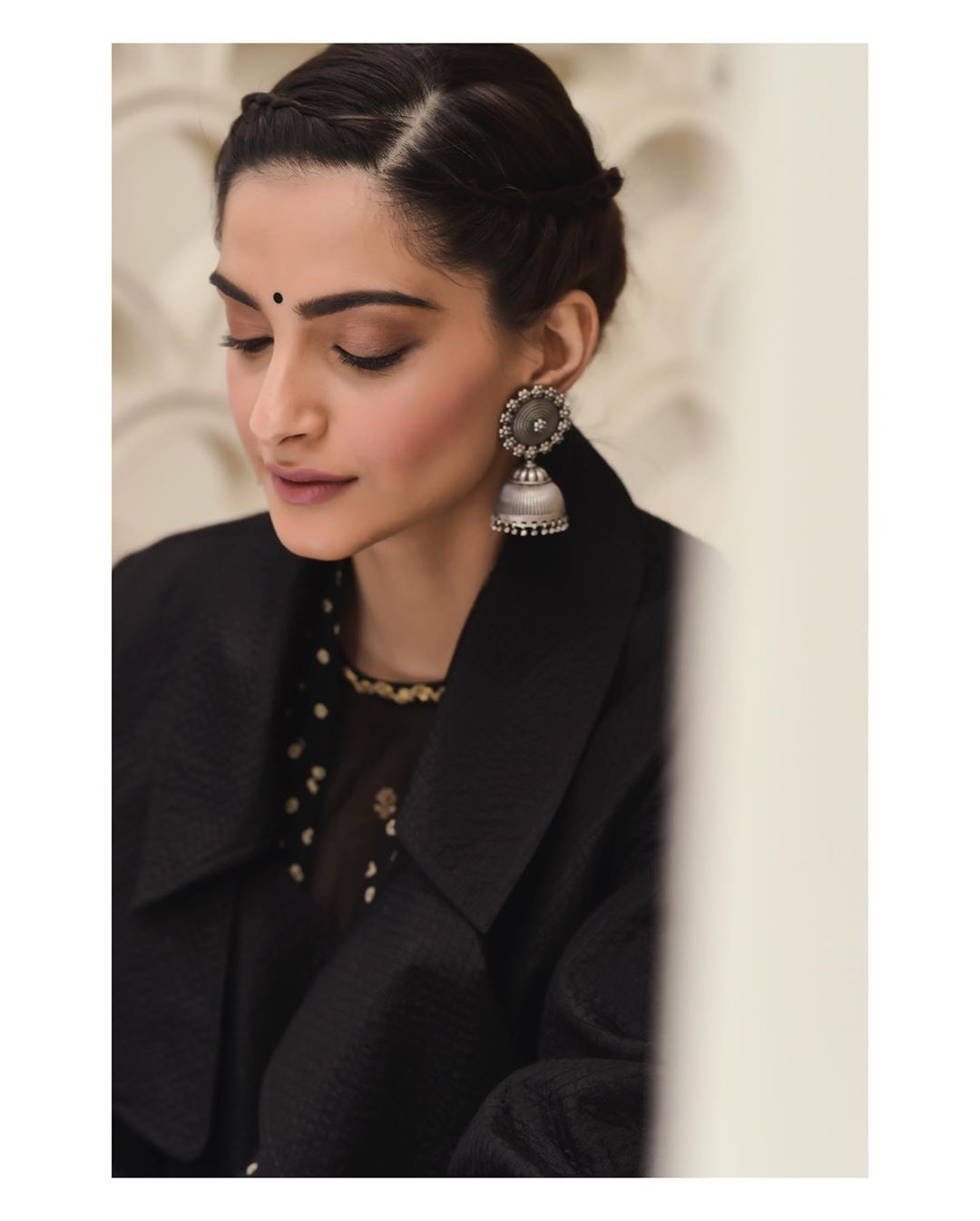 Actress Sonam Kapoor Latest Fashion Stills Social News Xyz