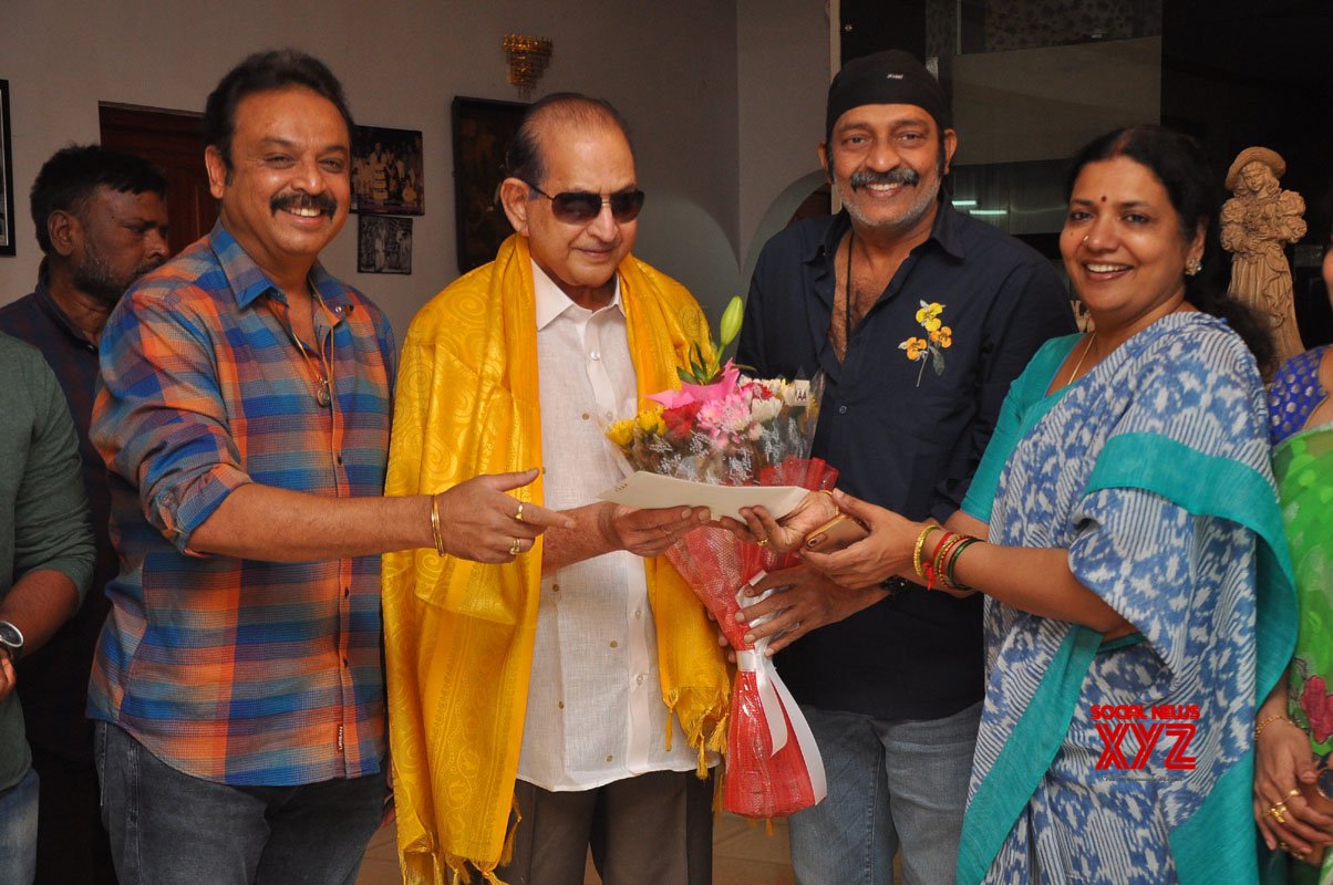 Superstar Krishna Birthday Celebrations With Vijaya Nirmala And Maa 