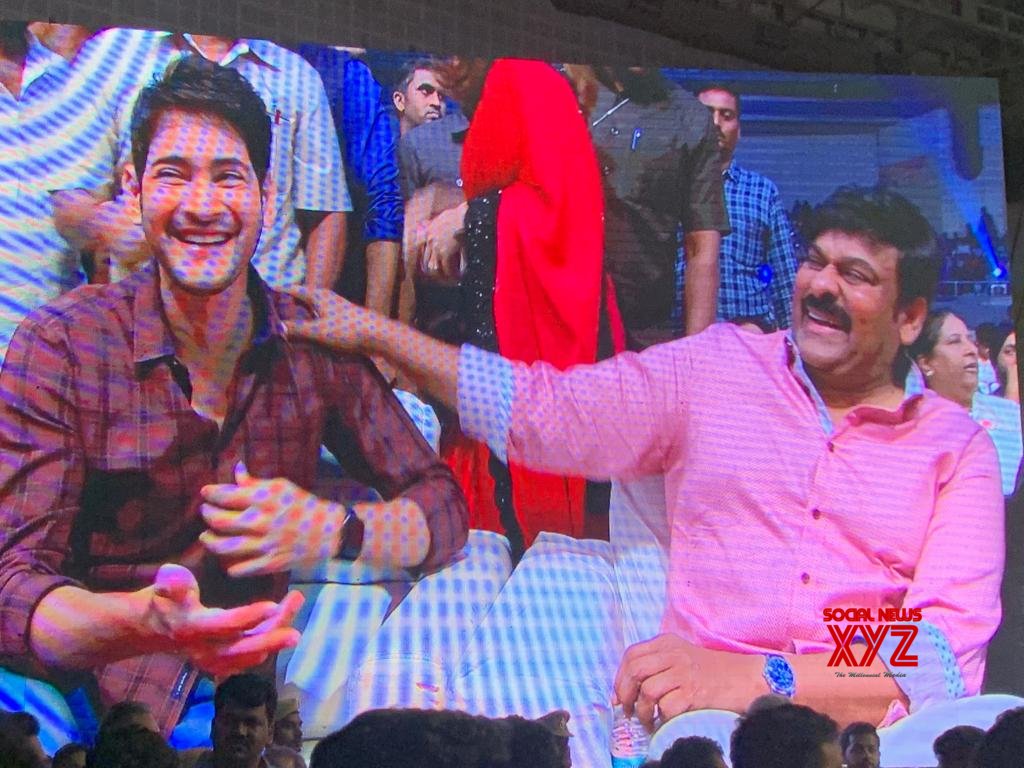 Megastar Chiranjeevi And Superstar Mahesh Babu Candid Stills From Cinemahotsavam Social News Xyz