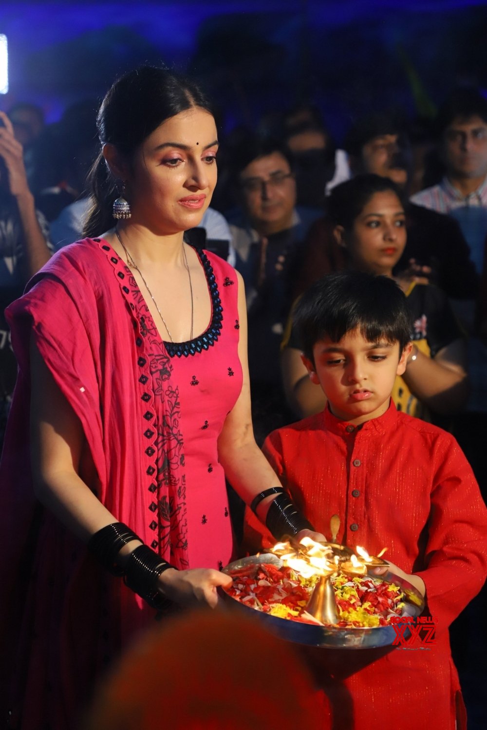 Mumbai Bhushan Kumar Divya Khosla Kumar During Ganesh Immersion Gallery Social News Xyz