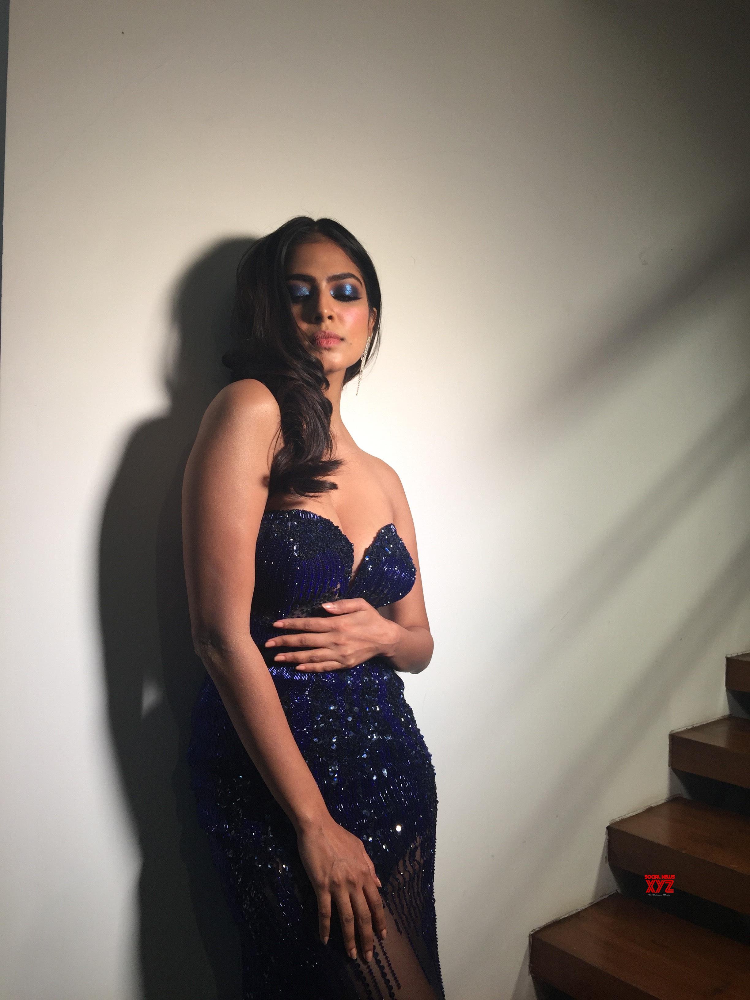 Actress Malavika Mohanan Super Hot Hd Stills From Iifa Social News Xyz