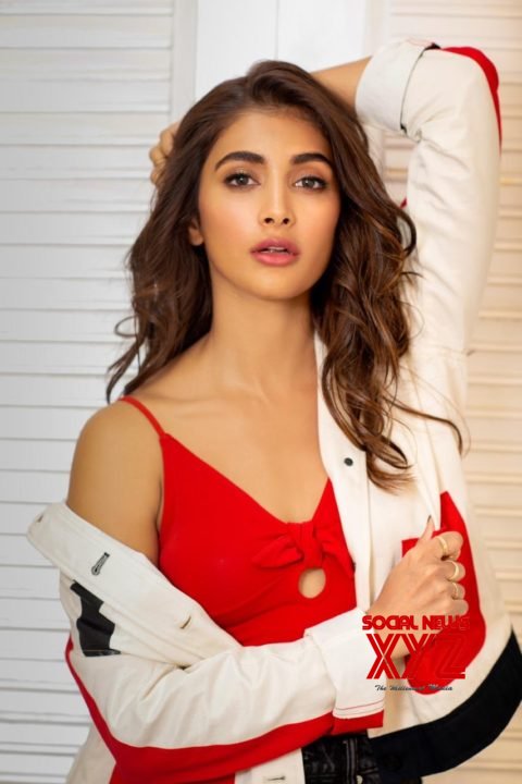 Actress Pooja Hegde Hot New Stills From Housefull 4 Movie Promotions Social News Xyz 4541