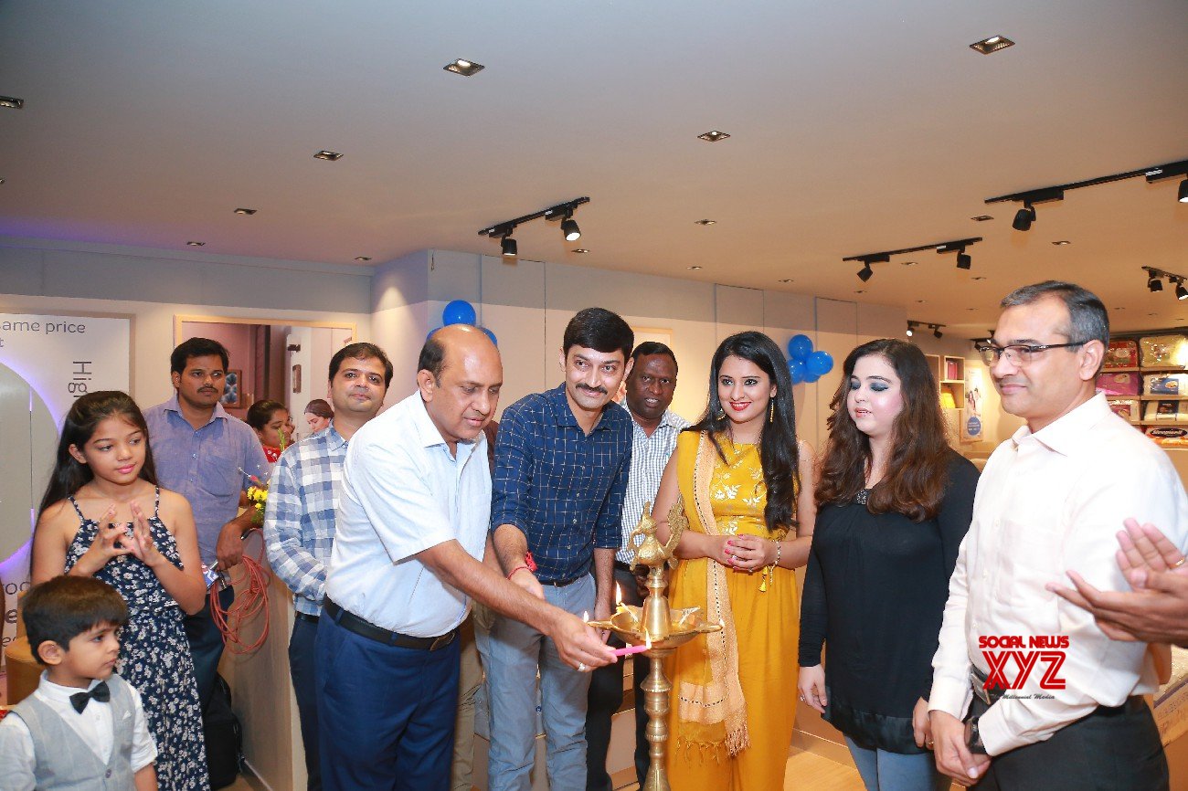 Actress Nikita Launches Sleepwell World Retail Showroom At Gachibowli ...