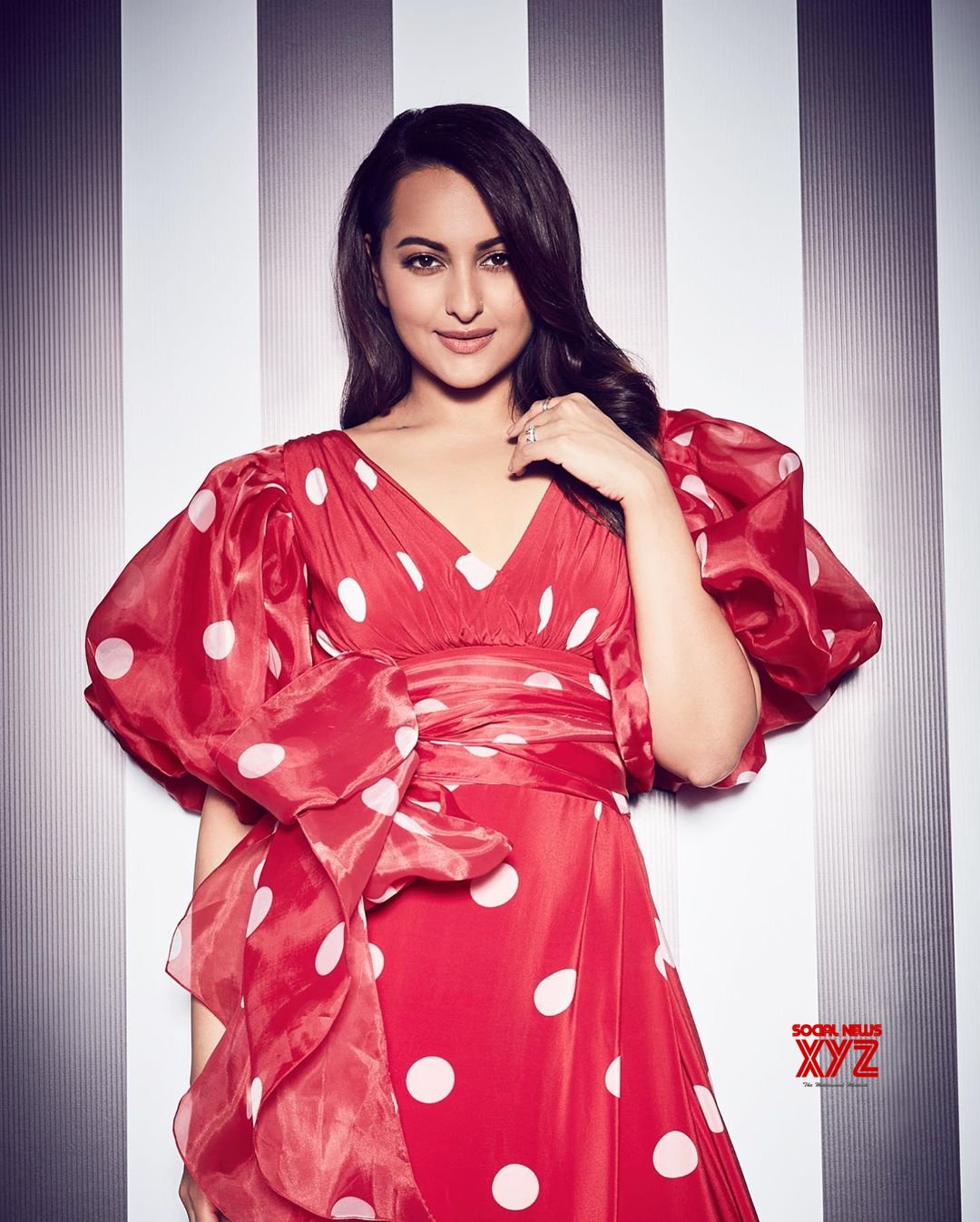 Actress Sonakshi Sinha New Glam Stills Styled By Mohit Rai Social News Xyz