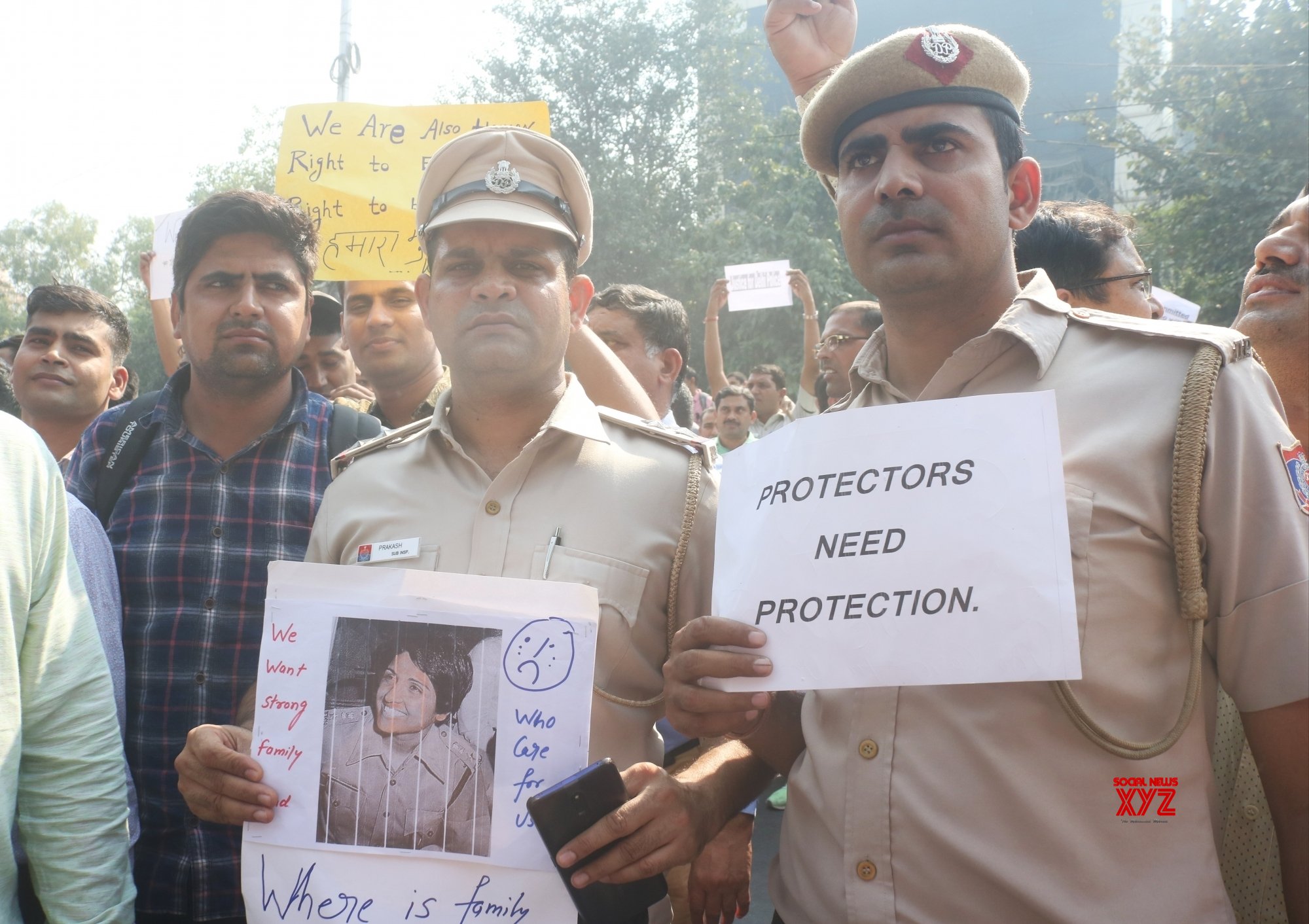 New Delhi: Tis Hazari Violence: Delhi Police Personnel Protest At ...