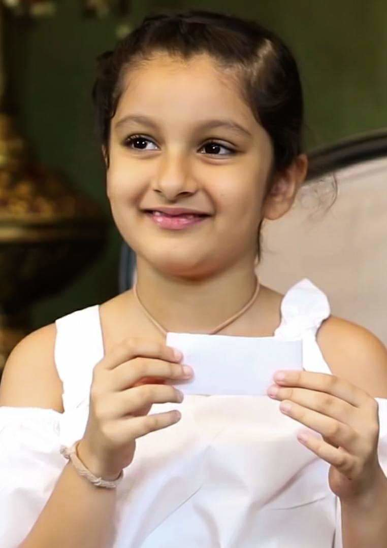 Mahesh Babu's Daughter Sitara Ghattamaneni Cute New Stills - Social ...