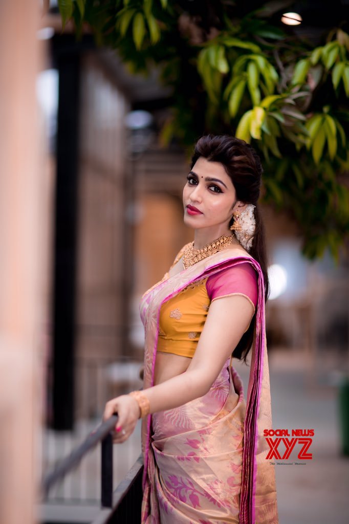 Actress Sai Dhanshika Gorgeous Traditional Stills Clicked By Camera ...