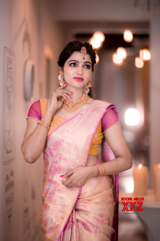 Actress Sai Dhanshika Gorgeous Traditional Stills Clicked By Camera ...