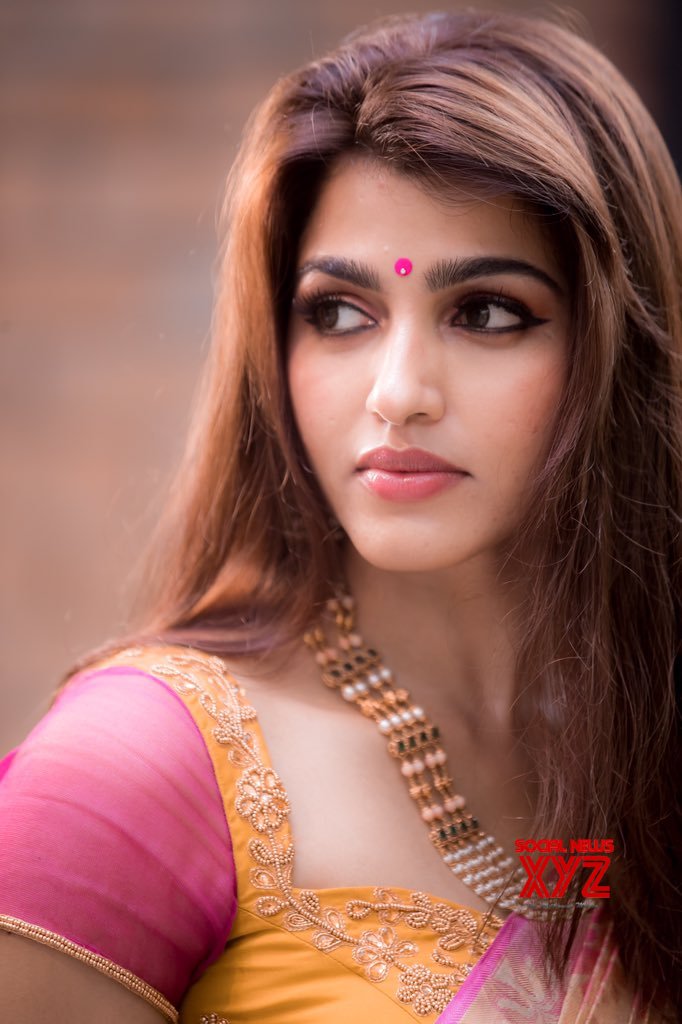 Actress Sai Dhanshika Gorgeous Traditional Stills Clicked By Camera ...