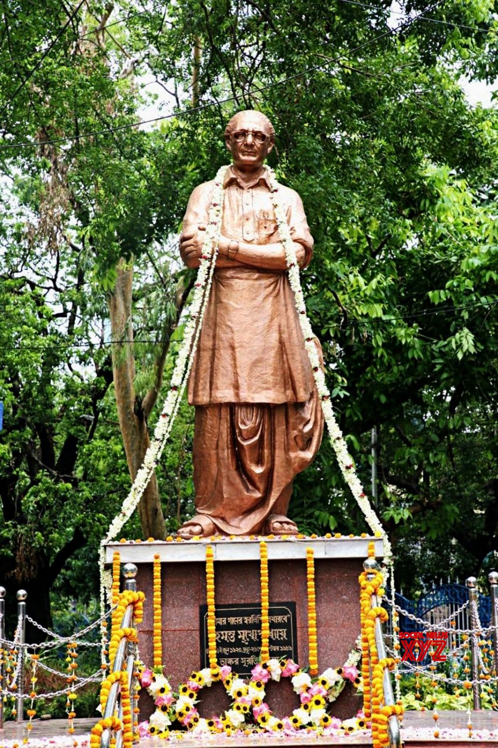 Kolkata: Tributes paid to Hemanta Mukherjee on his 100th birth ...