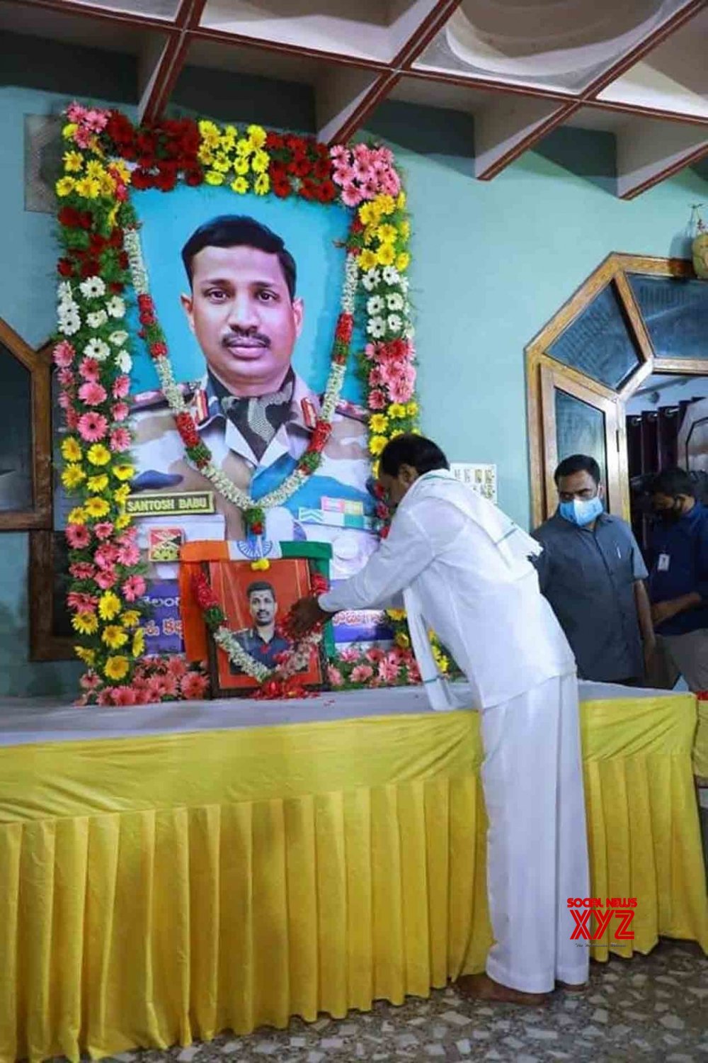 Suryapet: K. Chandrasekhar Rao Meets The Family Of Martyr Colonel B ...