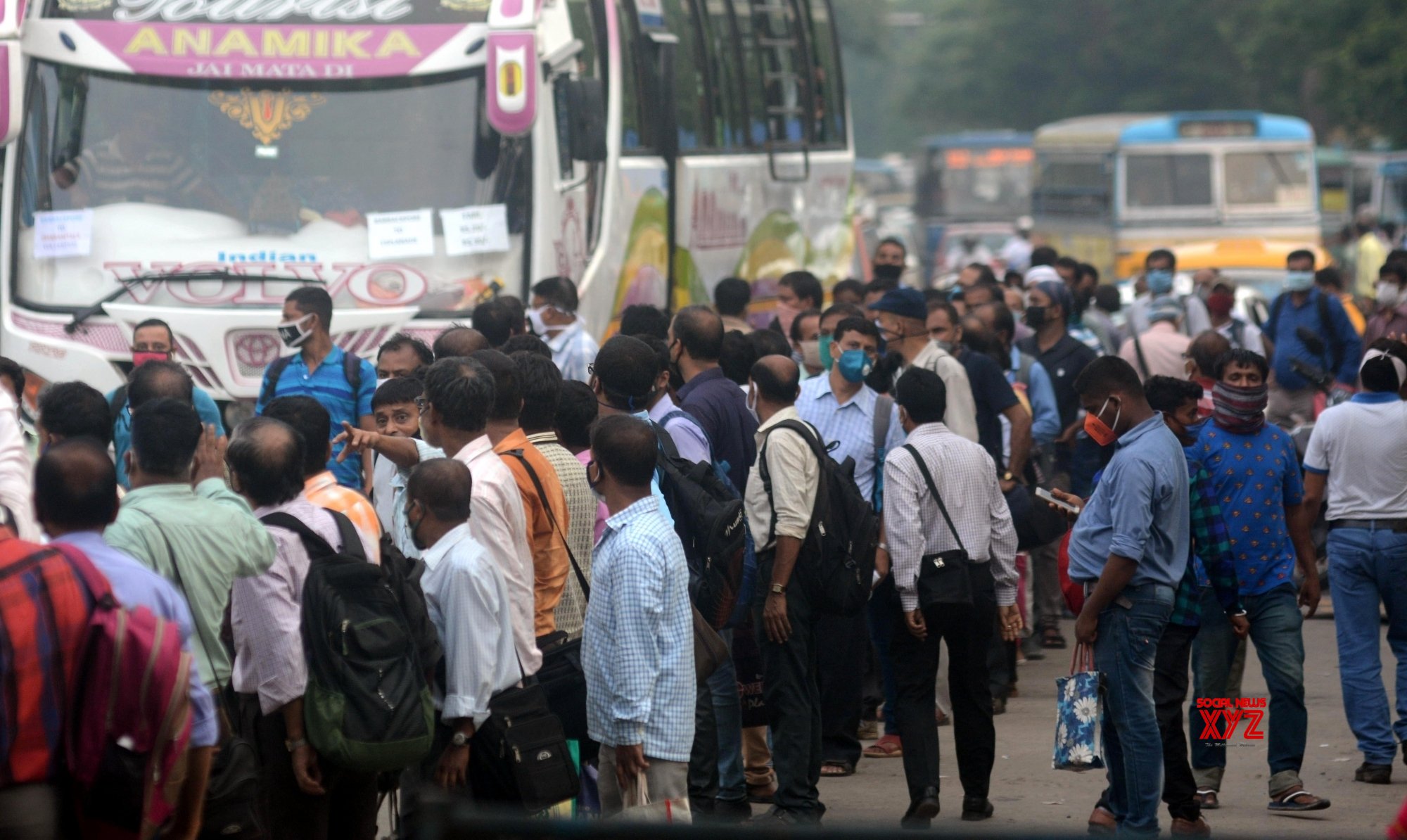 Kolkata: Commuters Struggle During Bus Strike Called By Joint Council ...