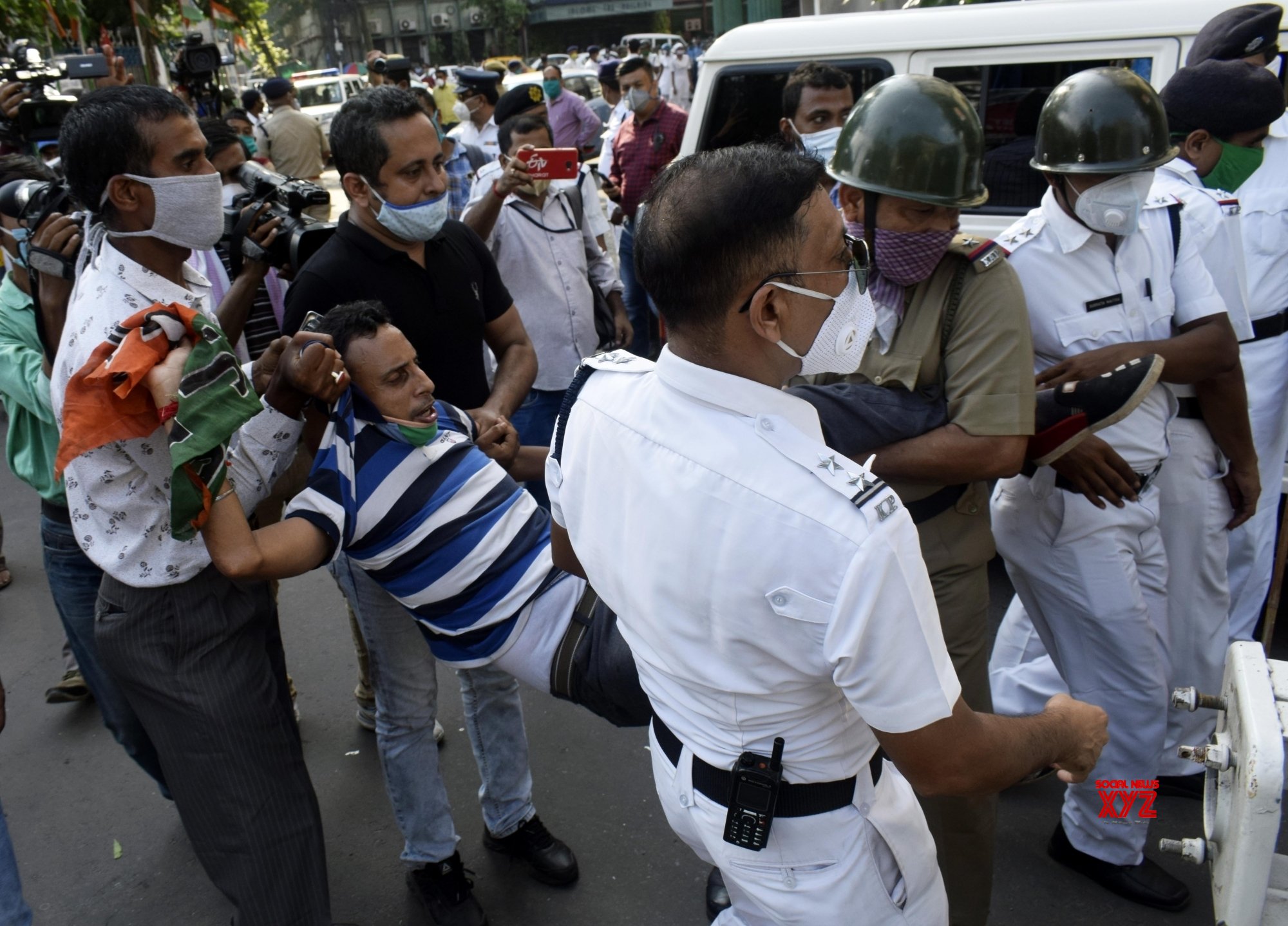 Kolkata: BJP Protests Against Inflated Electricity Bills #Gallery ...