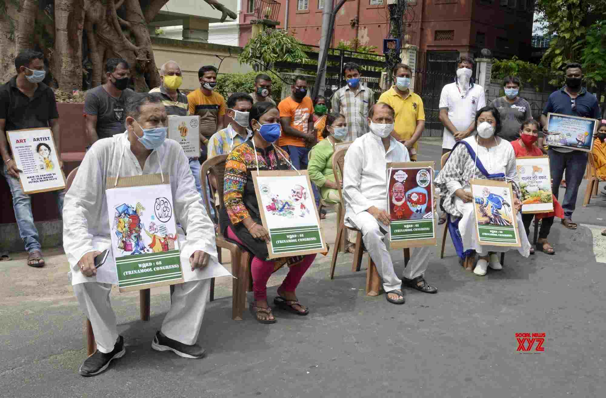 Kolkata: TMC Protests Against Fuel Price Hike #Gallery - Social News XYZ