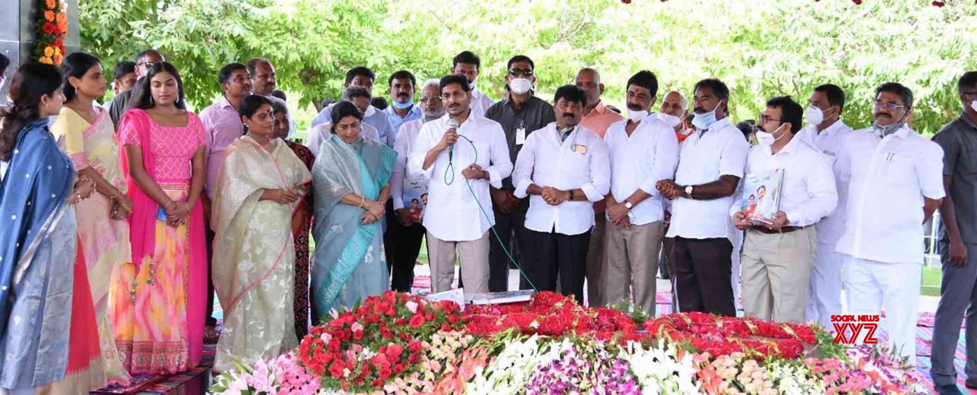 Kadapa: Andhra CM Pays Tributes To Father YSR, Releases Mother's Book # ...