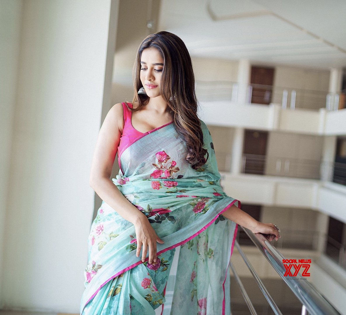 Actress Nabha Natesh Latest Beautiful Stills In Saree - Social News XYZ
