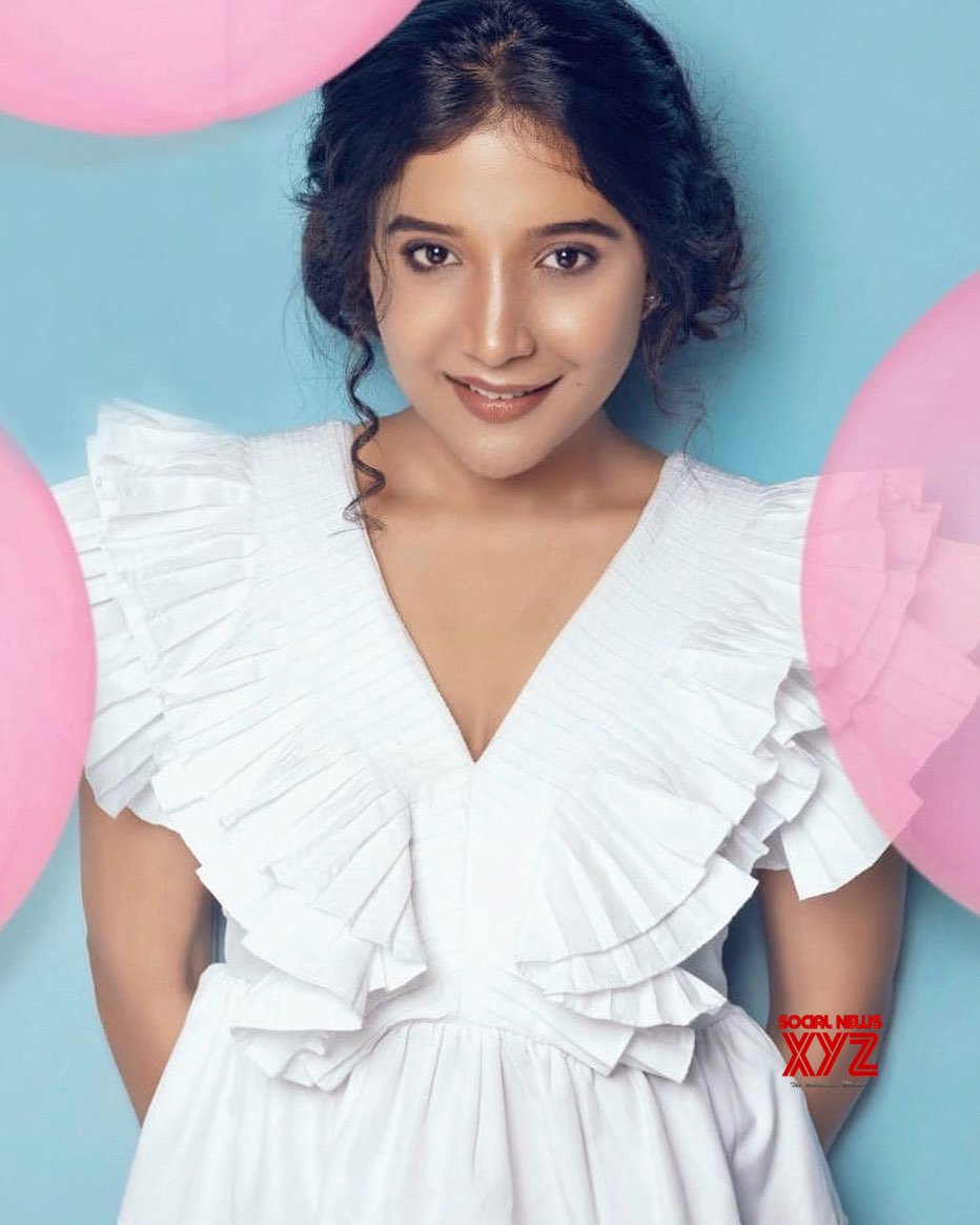 Actress Sakshi Agarwal Latest Stills Social News Xyz