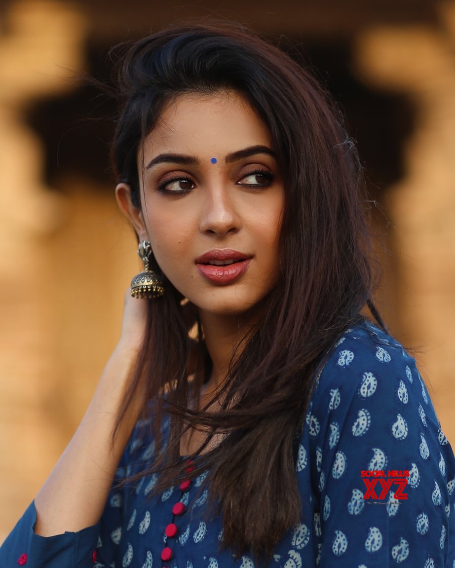 Actress Riya Suman Latest Stunning Stills - Social News XYZ