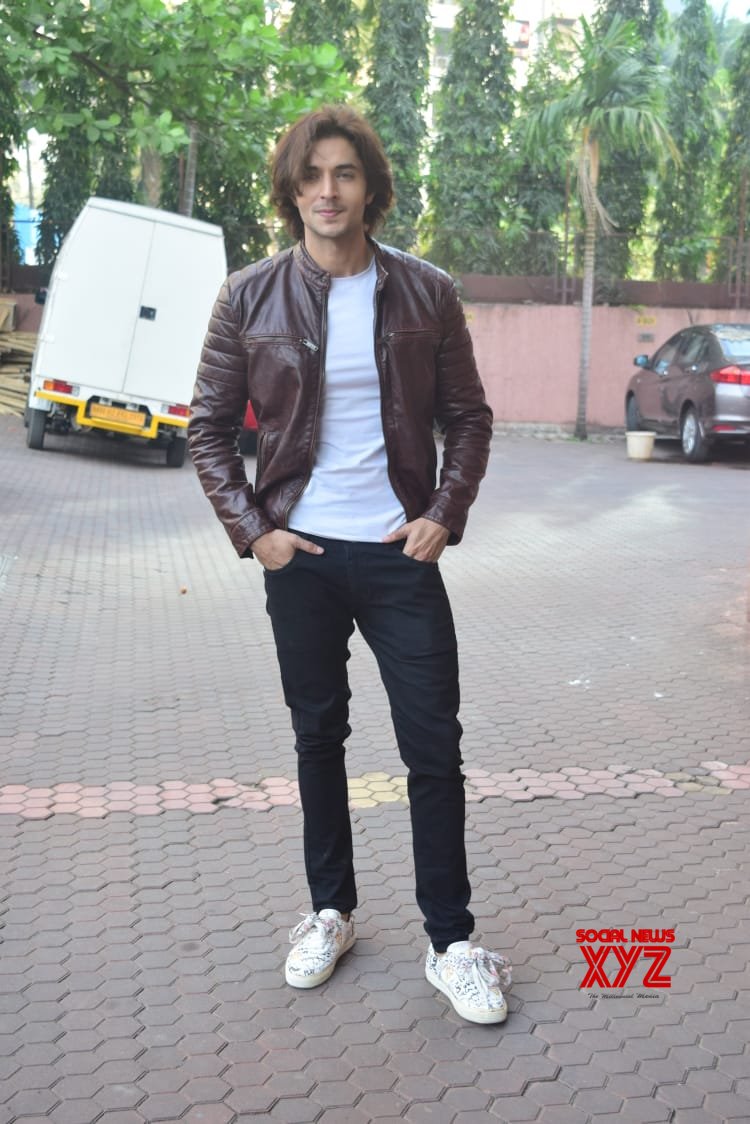 Vaaste Song Fame Actor Siddharth Gupta Snapped At Andheri - Gallery ...